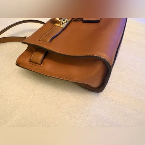 Michael Kors Hamilton Traveler Leather Crossbody Satchel Luggage Gold Lock Key - Picture 10 of 13